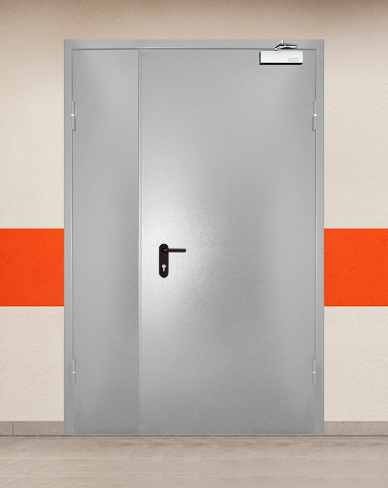 Противопожарная полуторная серая дверь порошковым напылением EIS 45