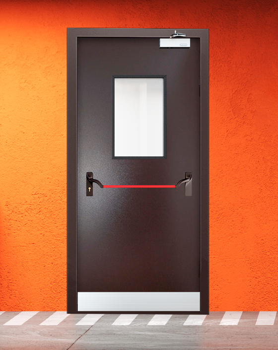 Противопожарная однопольная коричневая дверь порошковым напылением EIWS 45 с ручкой антипаника, прямоугольным окном, узким отбойником